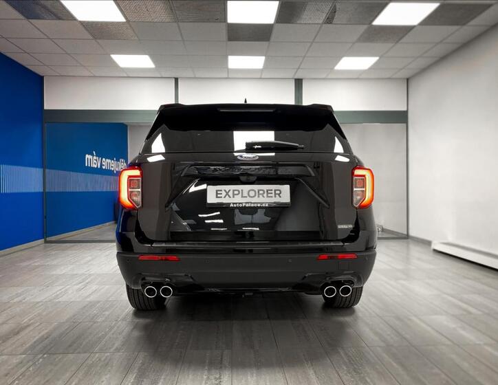 Ford Explorer 4