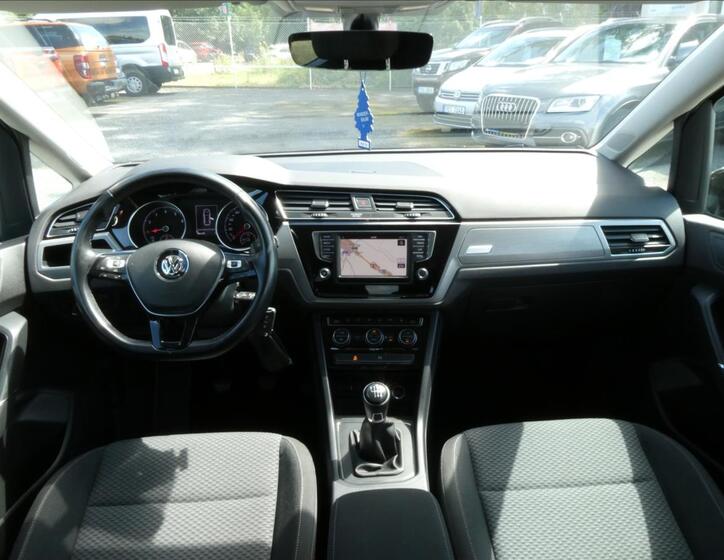 Volkswagen Touran 24