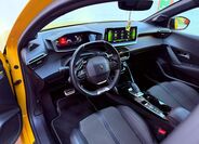 Peugeot 208 15