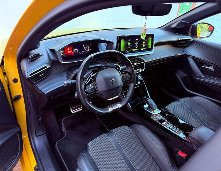 Peugeot 208 15