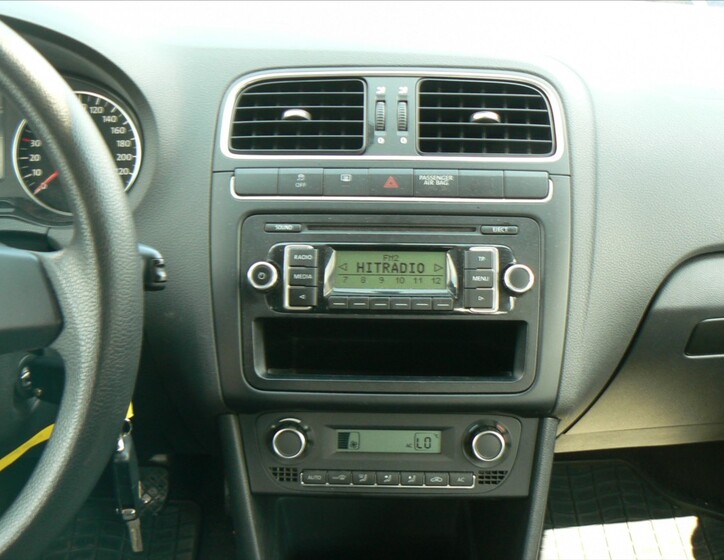 Volkswagen Polo 13