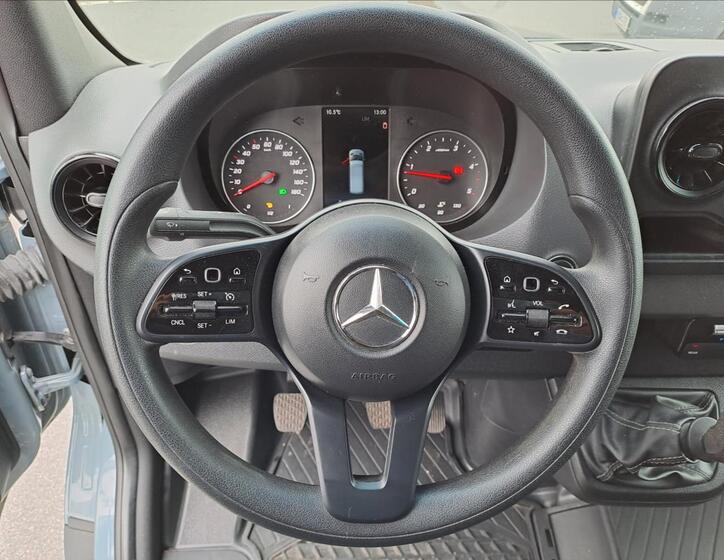 Mercedes-Benz Sprinter 12