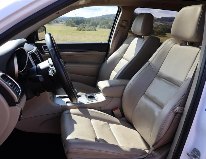 Jeep Grand Cherokee 13