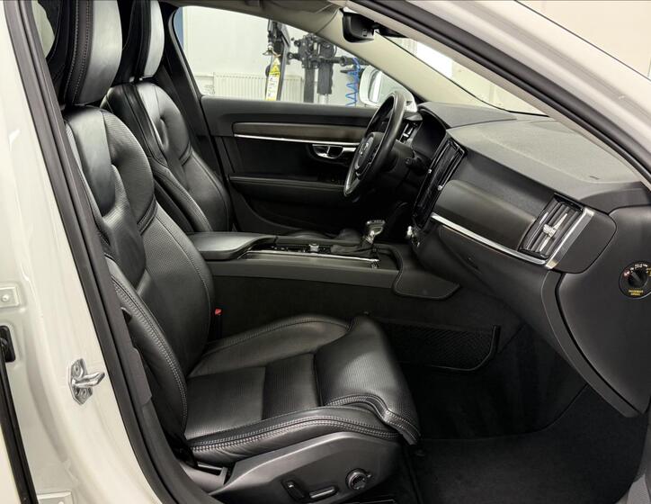 Volvo V90 9