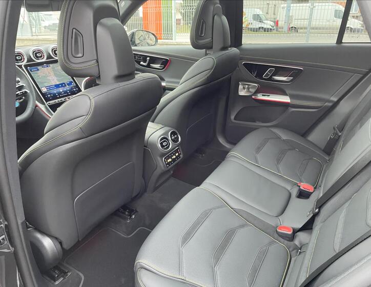 Mercedes-Benz GLC 13
