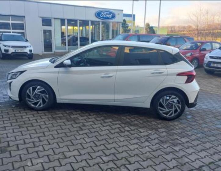 Hyundai i20 8