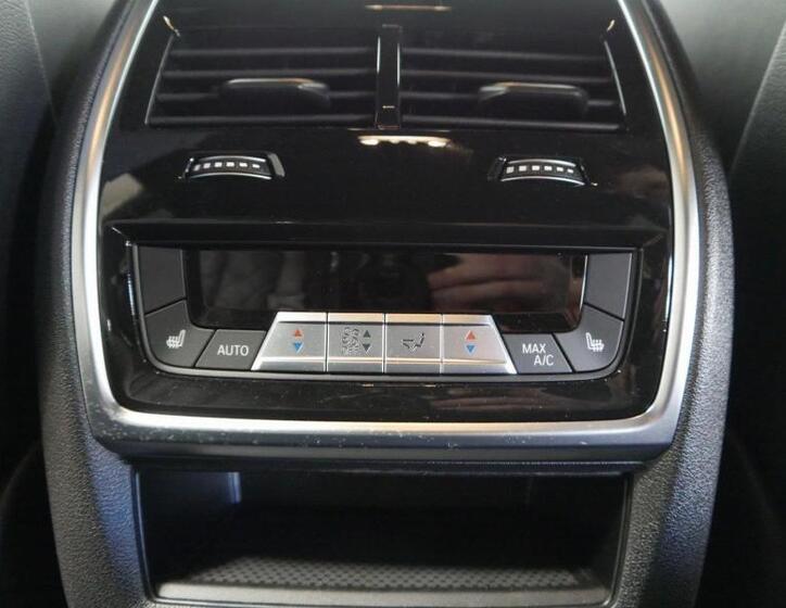 BMW X5 8
