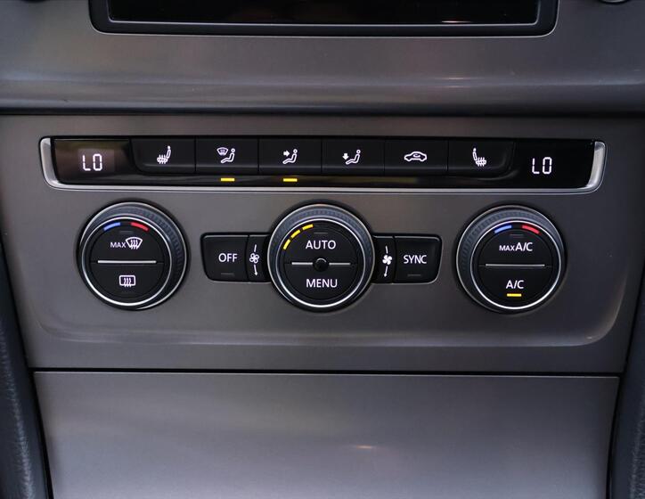 Volkswagen Golf 26