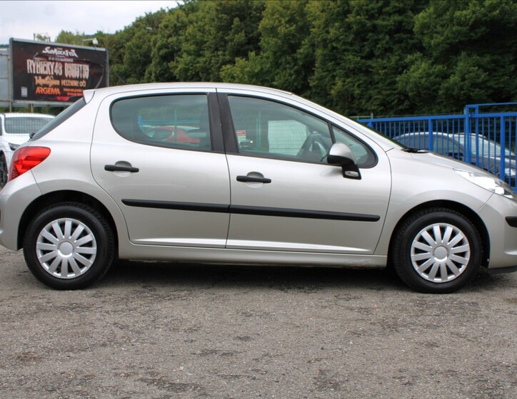 Peugeot 207 4