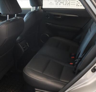 Lexus NX 300h 16