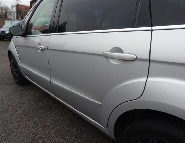 Ford S-MAX 14