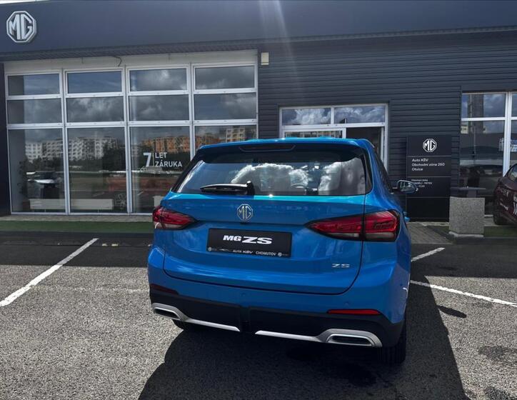 MG ZS 4