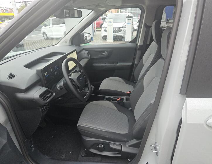 Ford Tourneo Courier 9