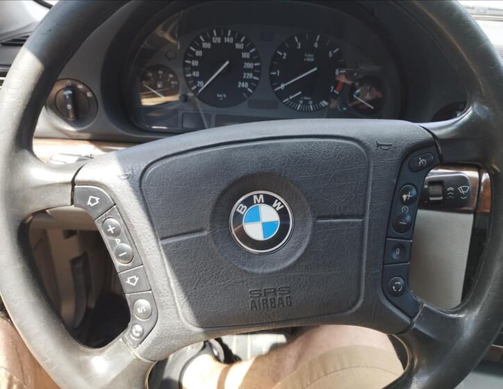 BMW Řada 7 17