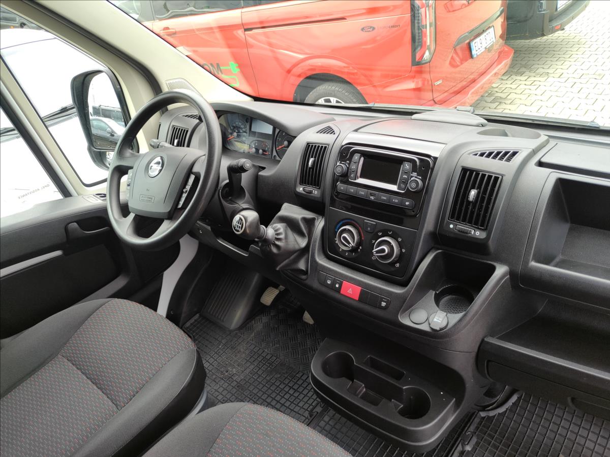 Opel Movano