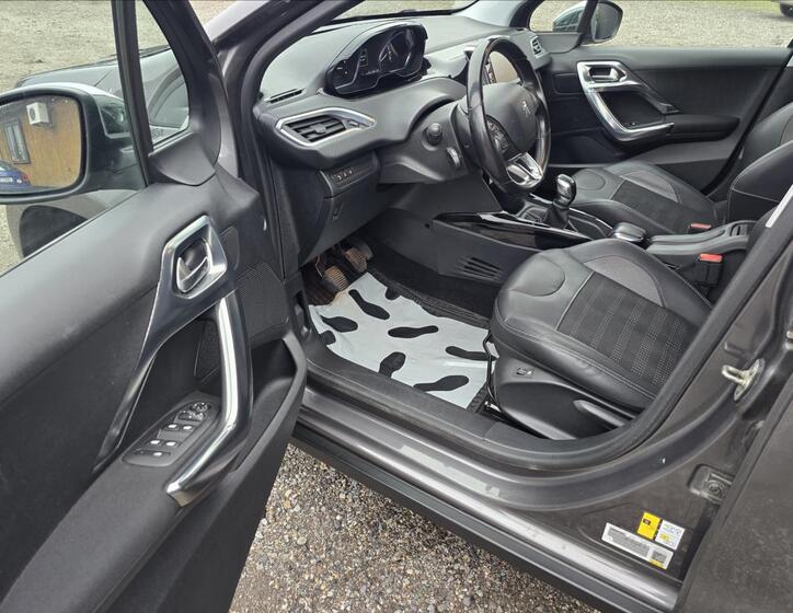Peugeot 2008 8