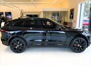 Jaguar F-Pace 44