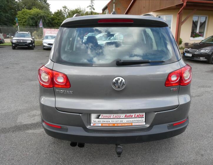 Volkswagen Tiguan 8