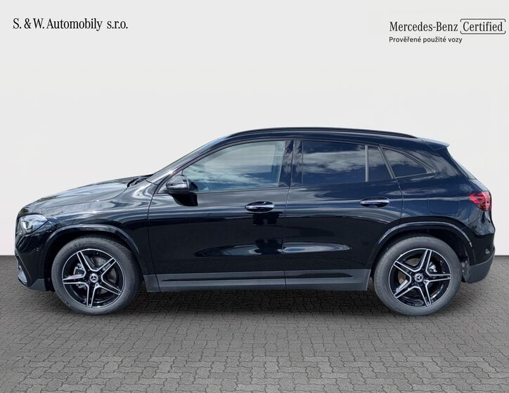 Mercedes-Benz GLA 13