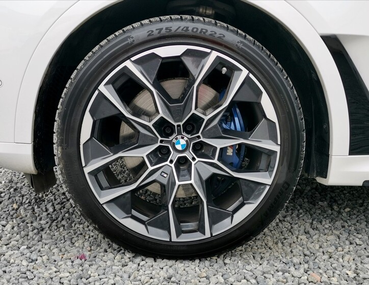 BMW X7 47