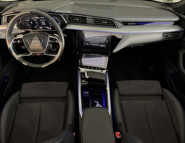 Audi e-tron 14