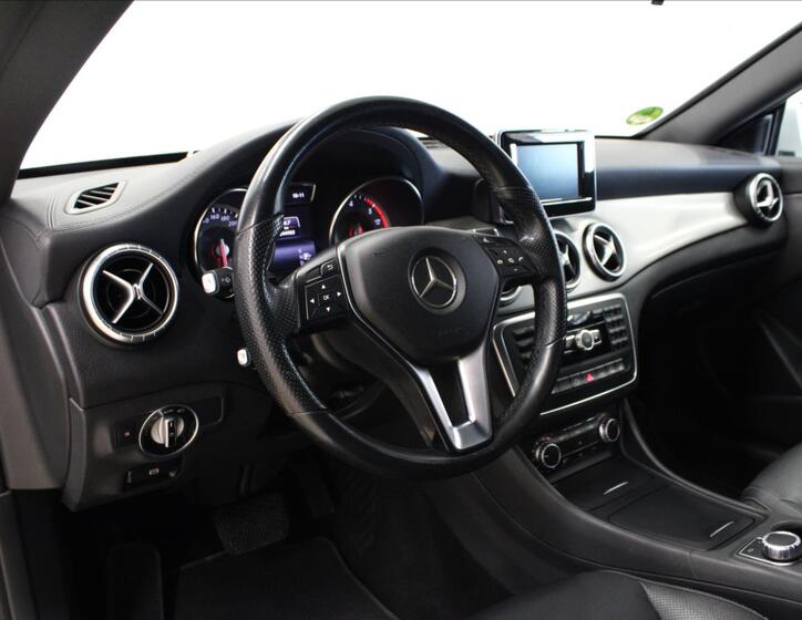 Mercedes-Benz CLA 10