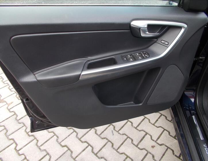 Volvo XC60 25