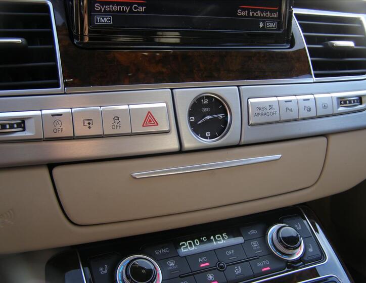 Audi A8 50
