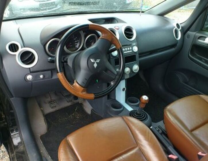 Mitsubishi Colt 10