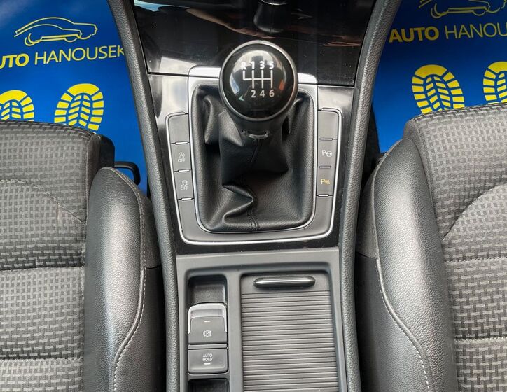 Volkswagen Golf 24