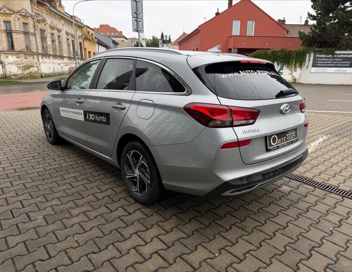 Hyundai i30 4