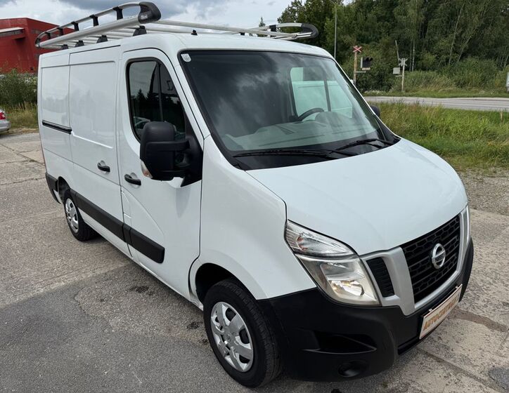 Nissan NV400 3