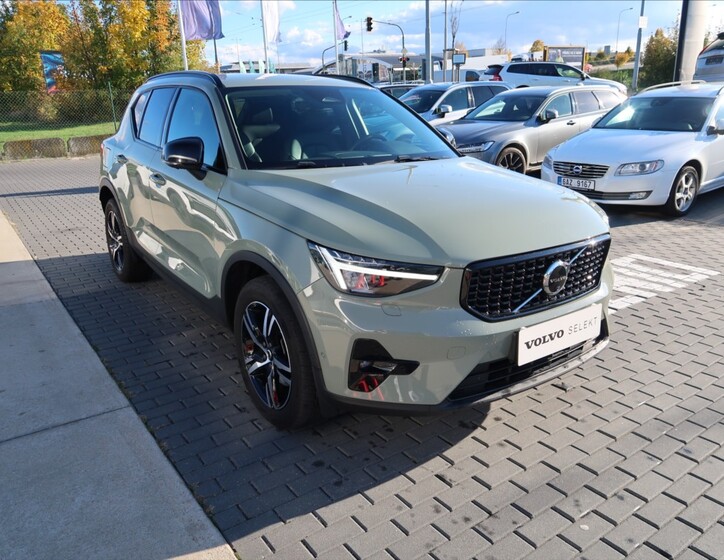 Volvo XC40 3