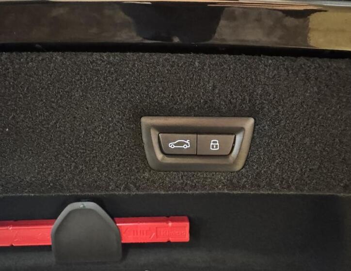 BMW i7 12