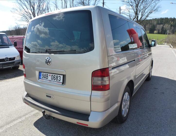 Volkswagen Multivan 8