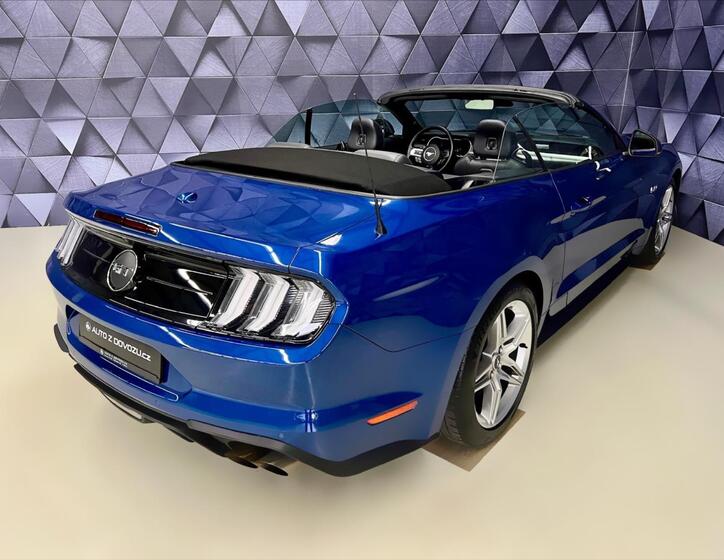 Ford Mustang 8