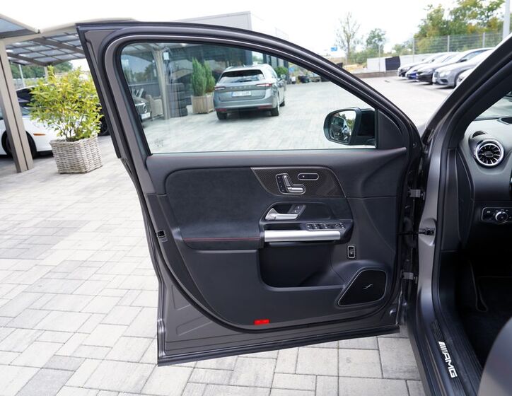 Mercedes-Benz GLA 20