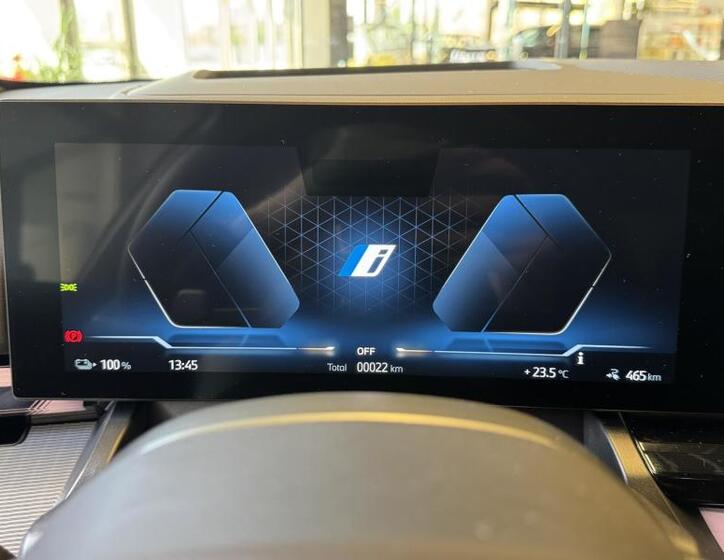 BMW i5 12