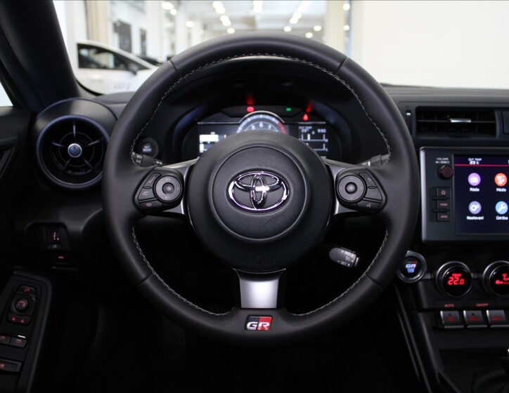 Toyota GR86 9
