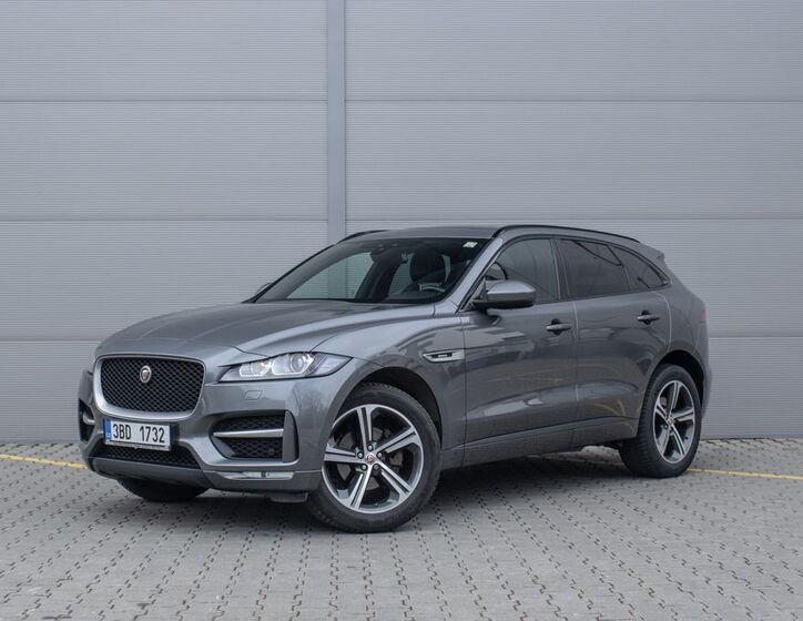 Jaguar F-Pace 1