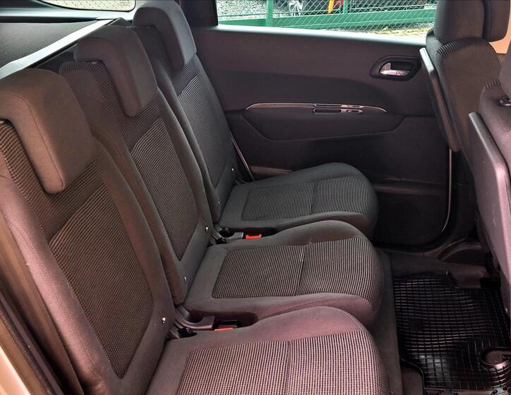 Peugeot 5008 24