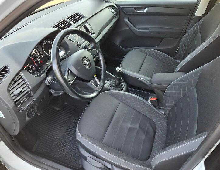 Škoda Fabia 19