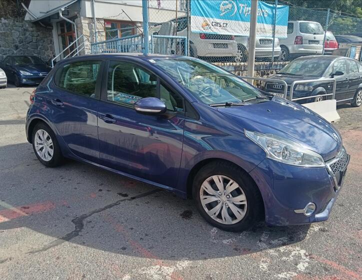 Peugeot 208 14