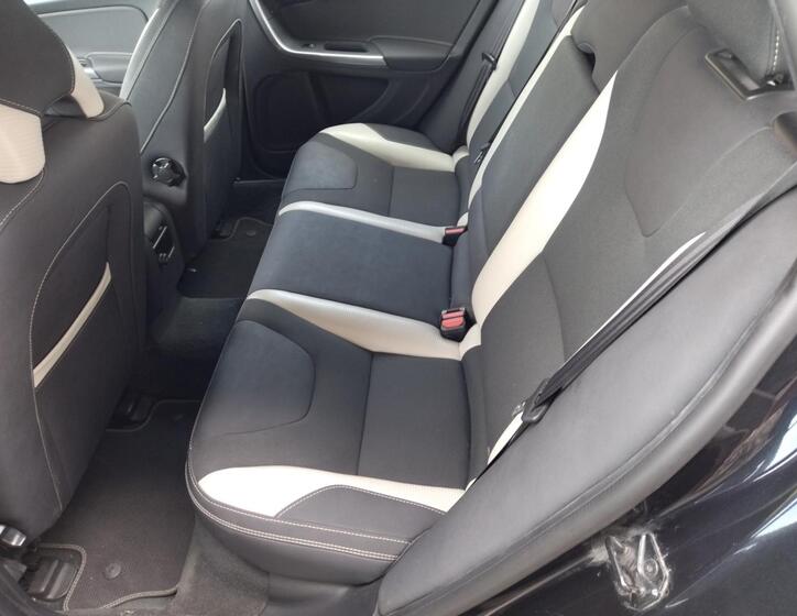 Volvo V60 15