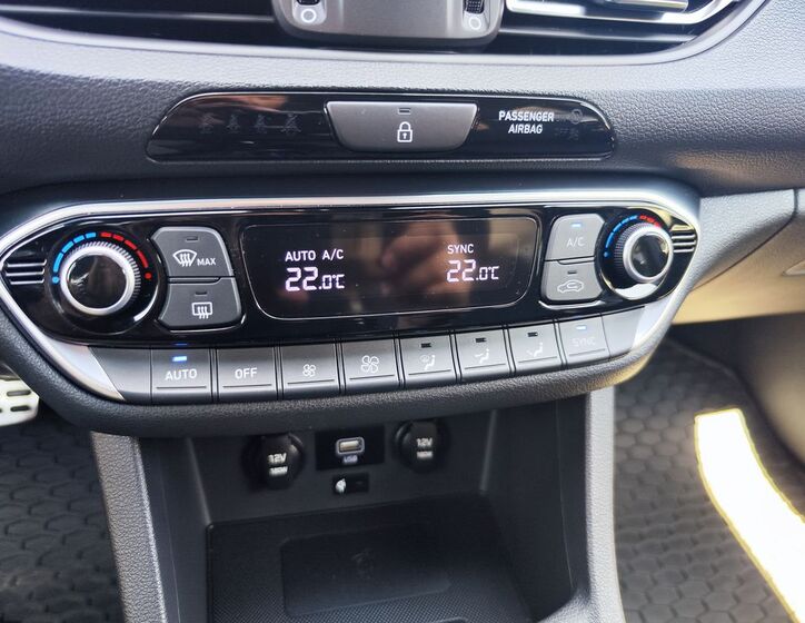 Hyundai i30 20