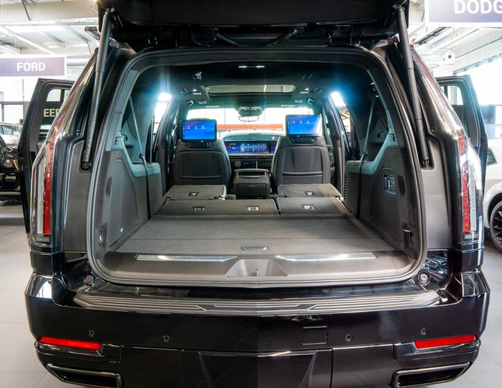 Cadillac Escalade 8