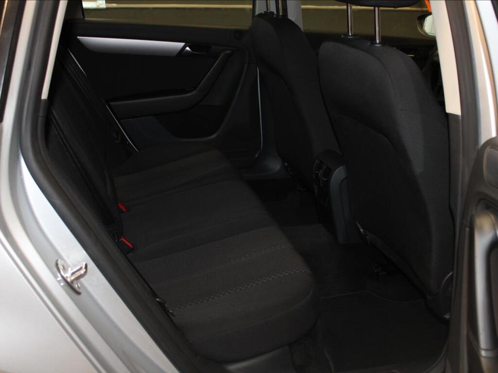 Volkswagen Passat 18
