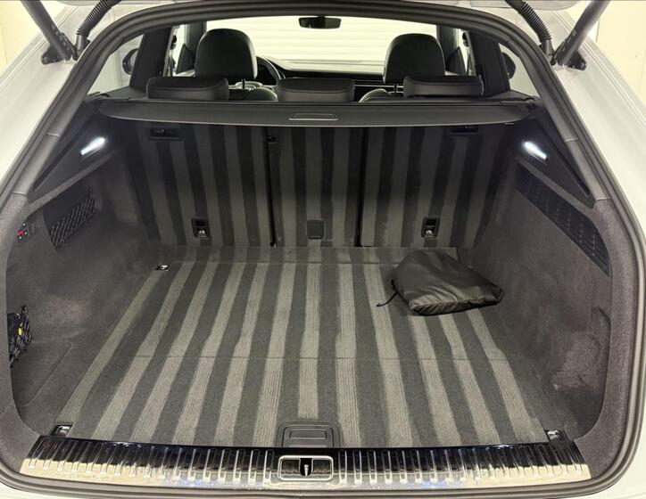 Audi Q8 19