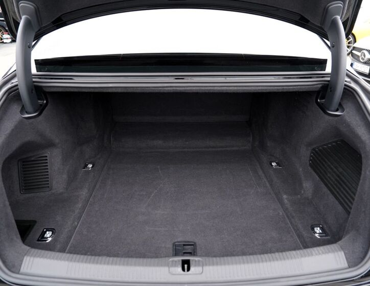 Audi A8 13