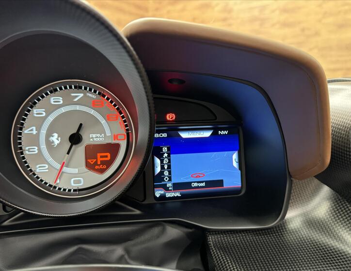Ferrari F8 26